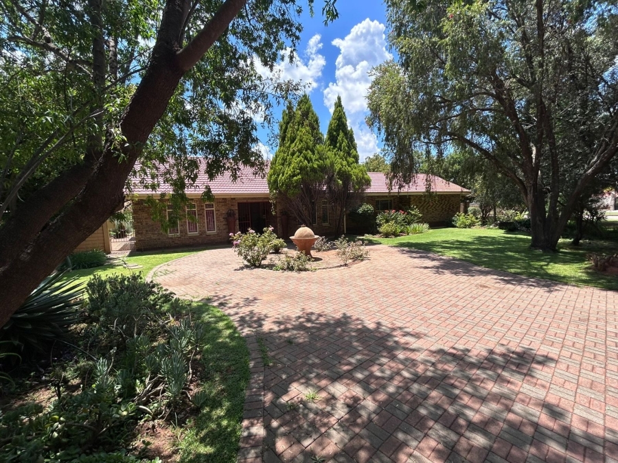 3 Bedroom Property for Sale in Flamwood North West